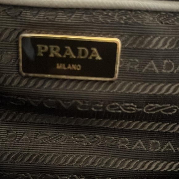 Authentic Prada Saffiano large tote in gray leather - Picture 10 of 12
